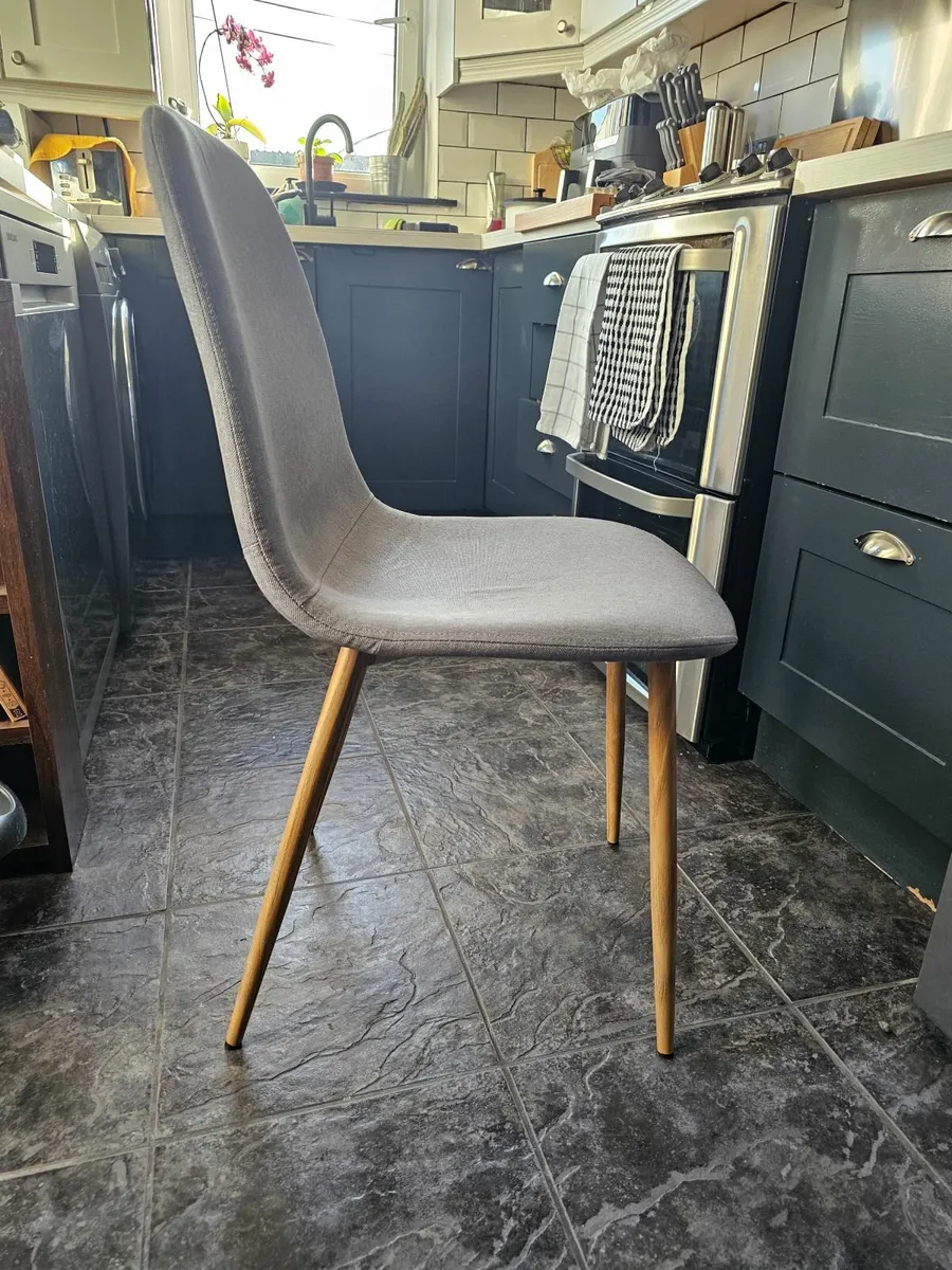 Bamboo top dining table with 4 grey cloth chairs - Image 4