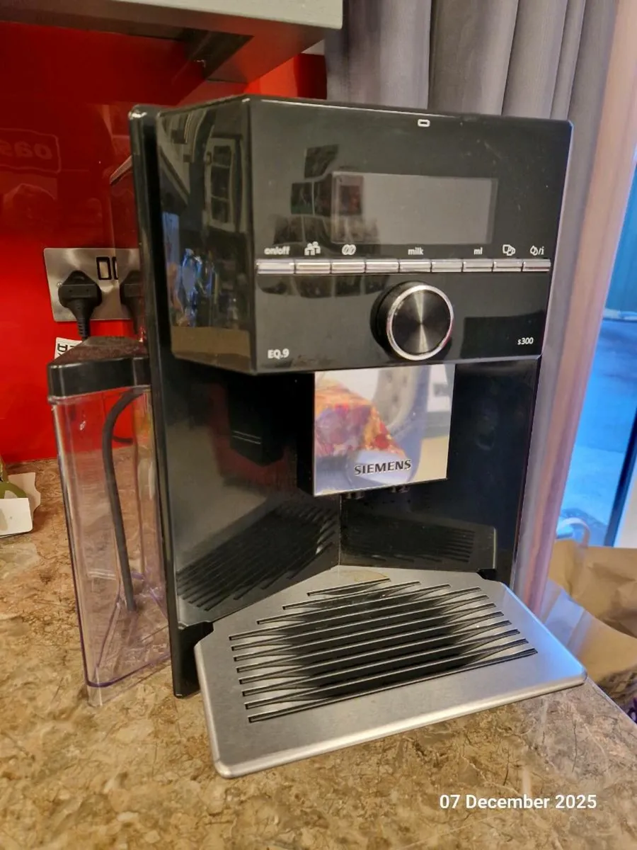 siemens coffee machine eq 7 s300 bean to cup - Image 3