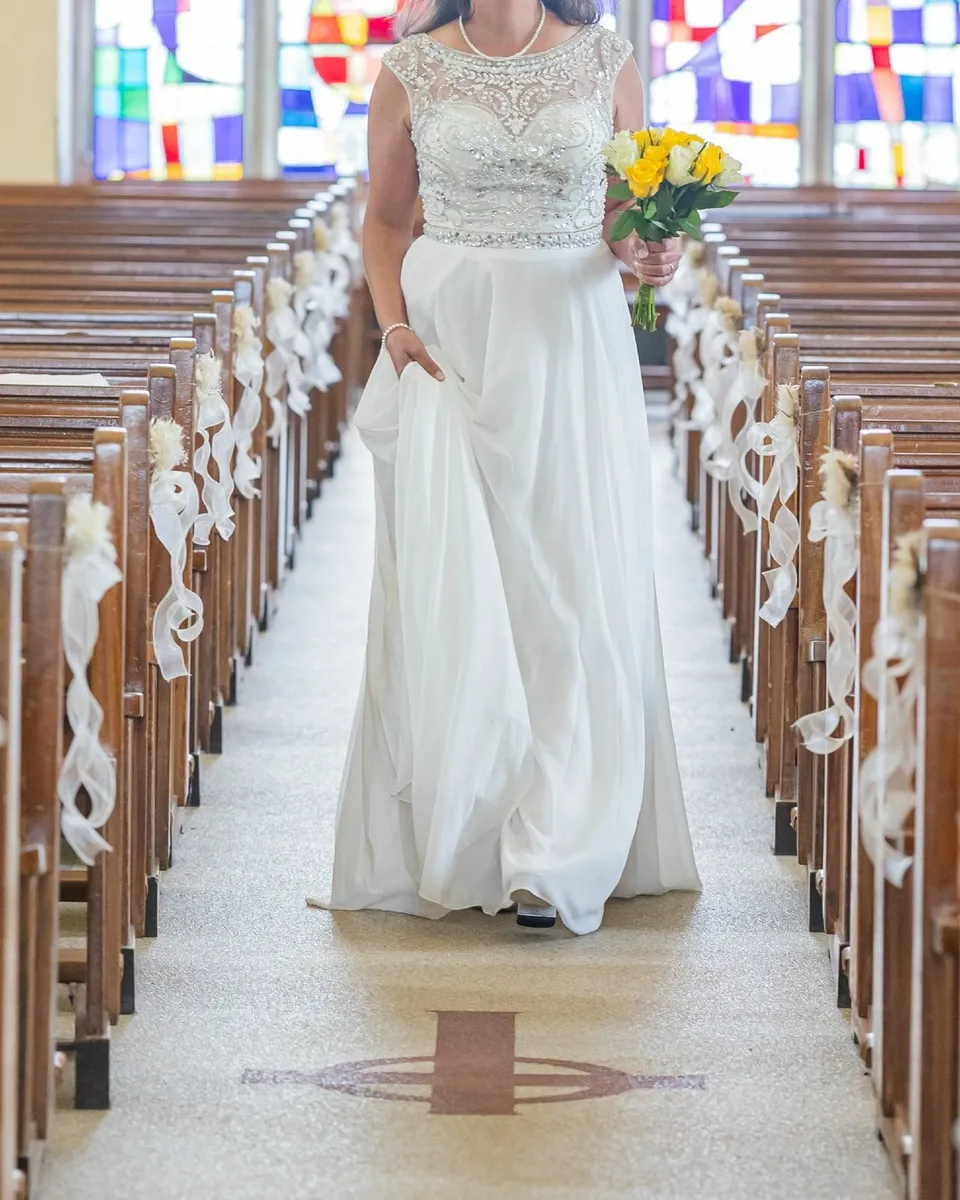 Wedding dress :size 10/12 - Image 1