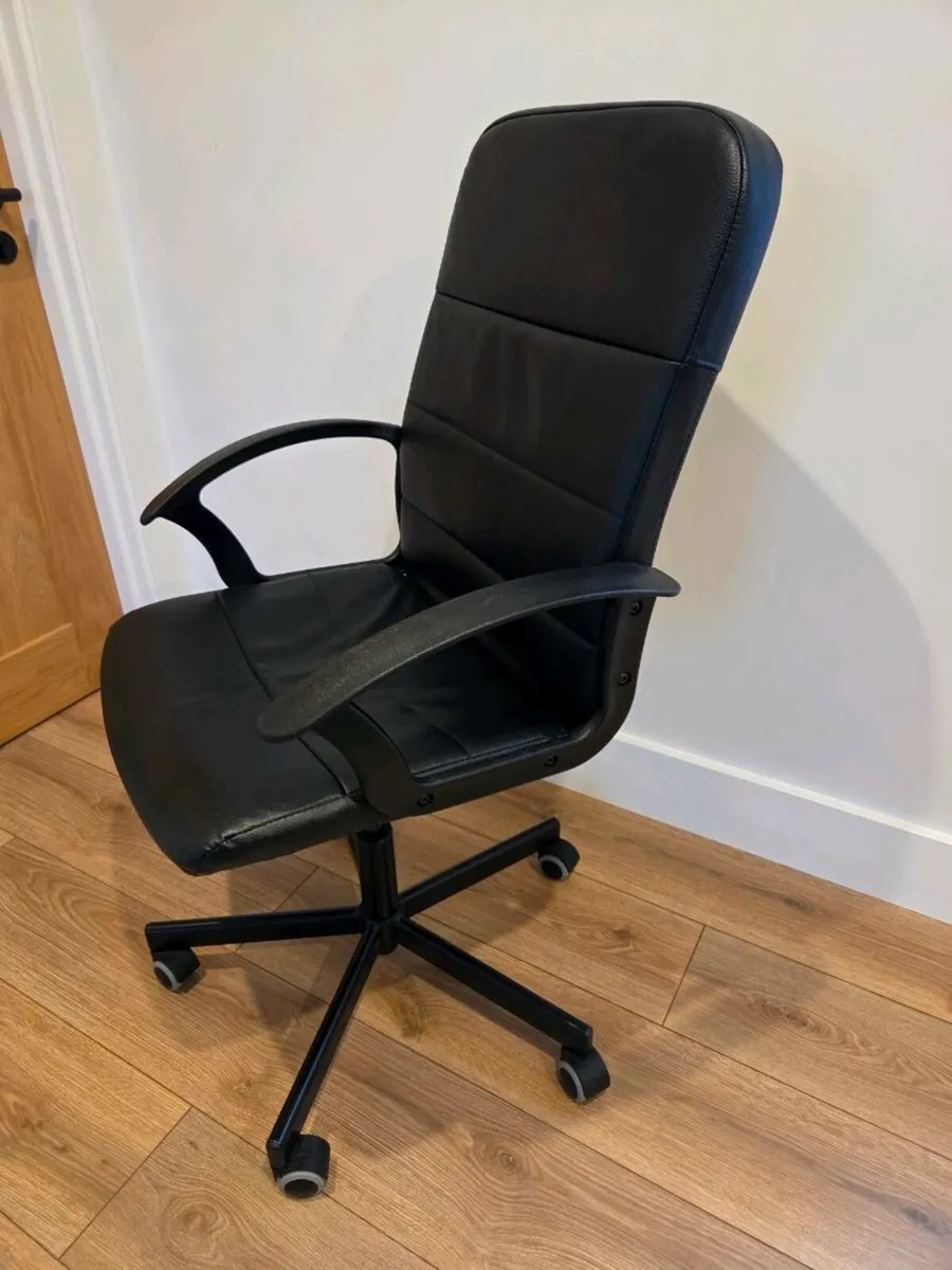 Office Chair - Image 1