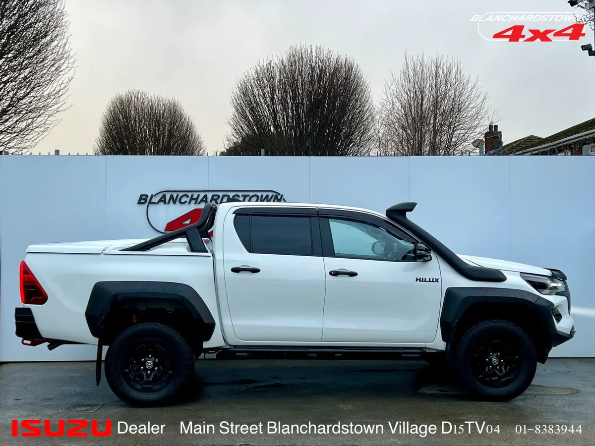 TOYOTA HILUX GAZOO RACING GR AUTOMATIC - Image 4