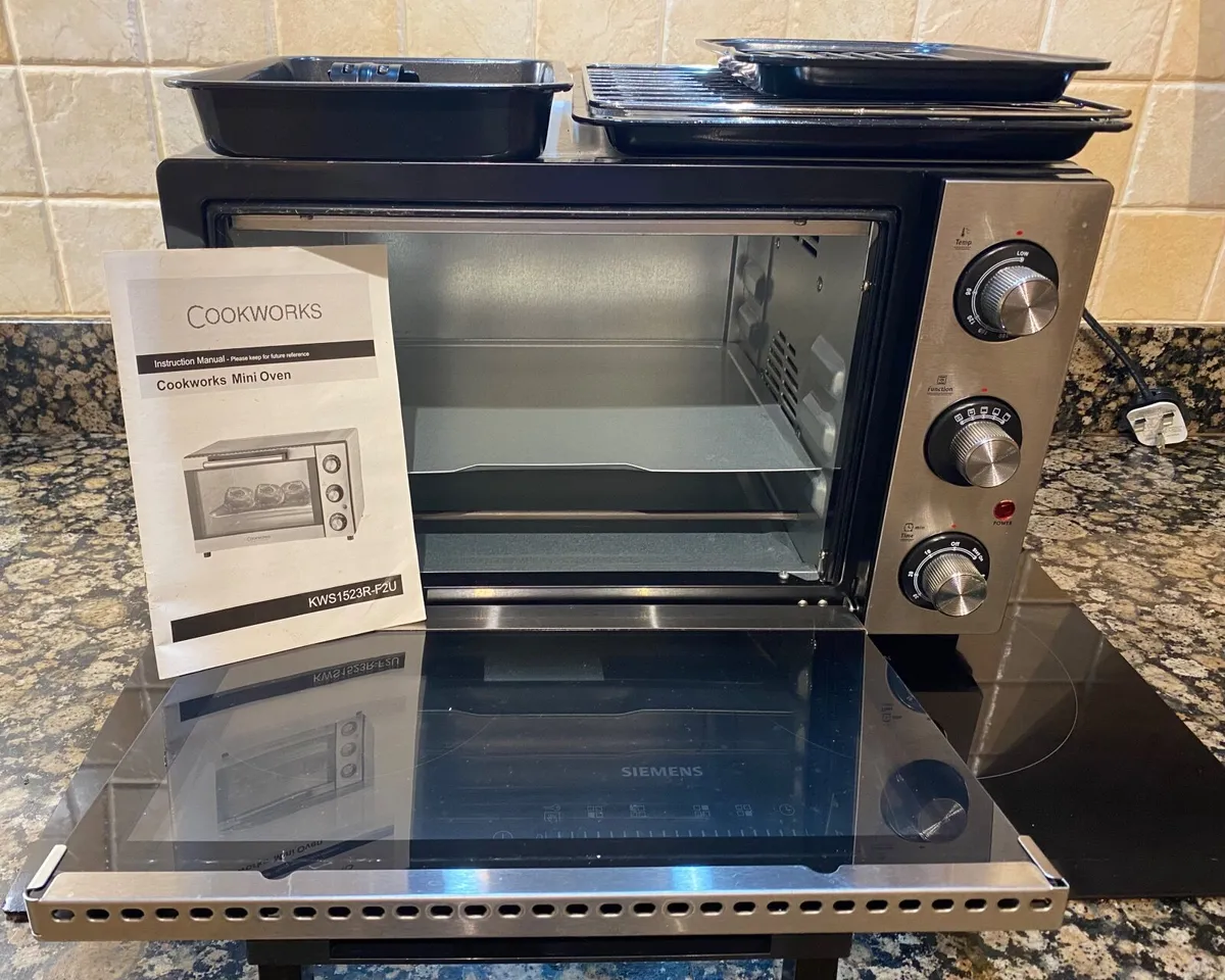 Cookworks counter top mini electric oven - Image 1