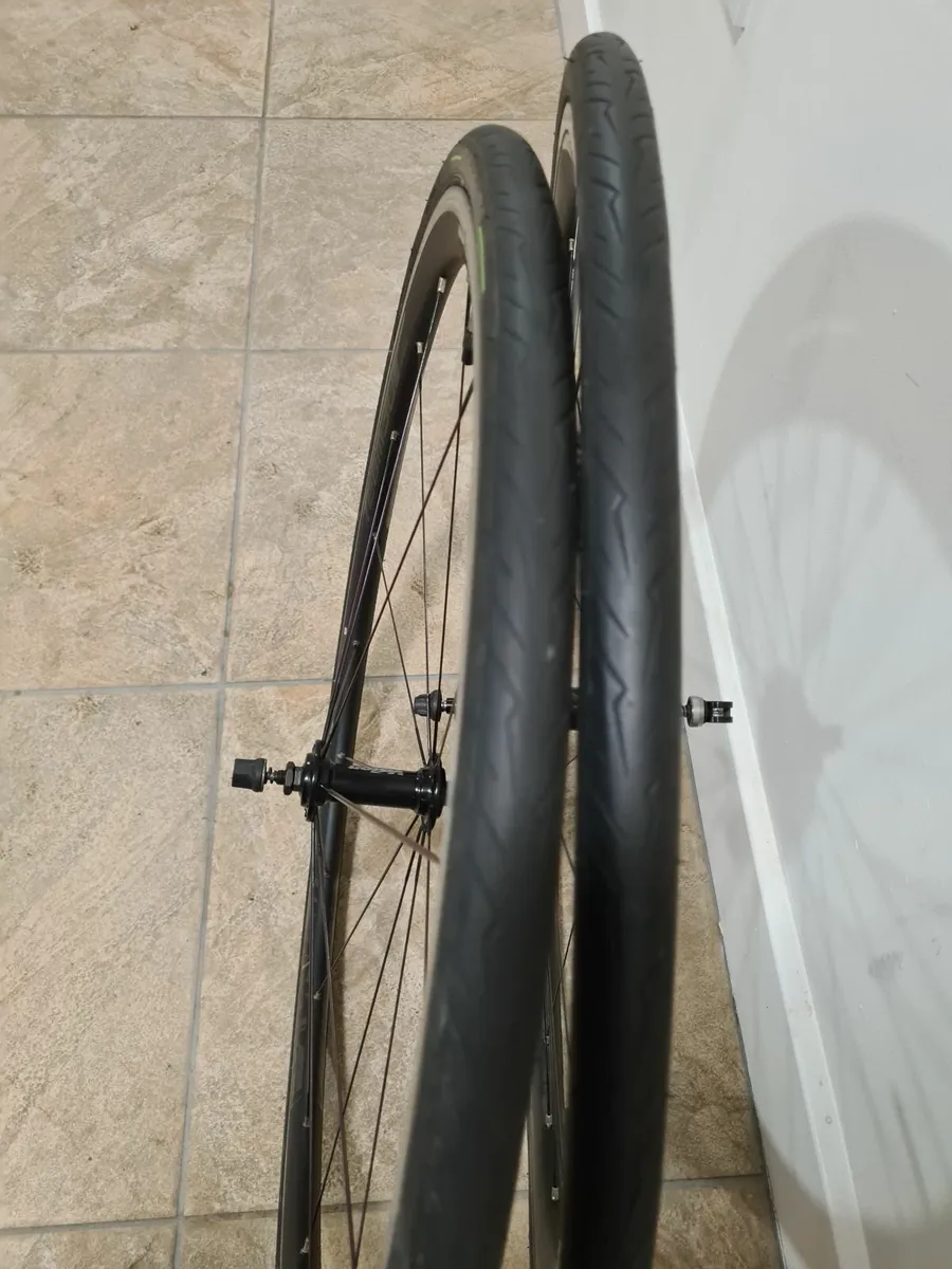 Vosion 30mm depth wheels for road bike (rim brake) - Image 4