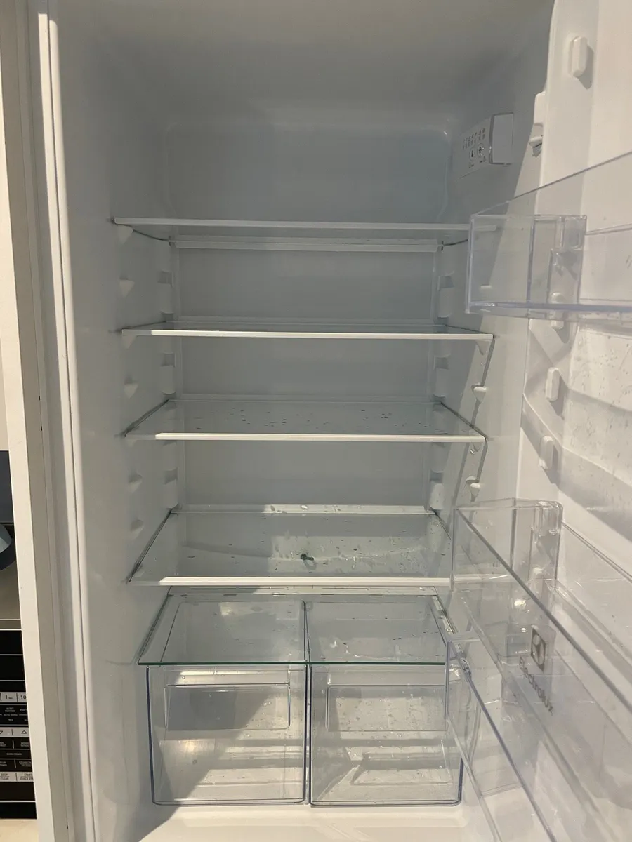 Electrolux refrigerator - Image 2