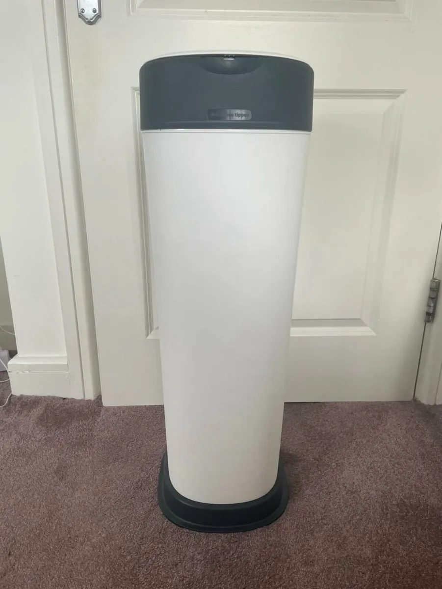 Tommee Tippee Twist an Click Sangenic XL Nappy Bin - Image 1