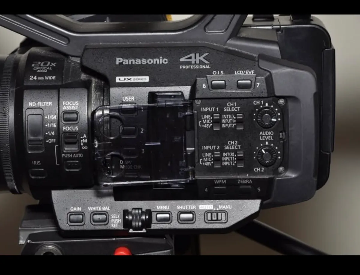 Panasonic UX 180 professional 4K camera - Image 4