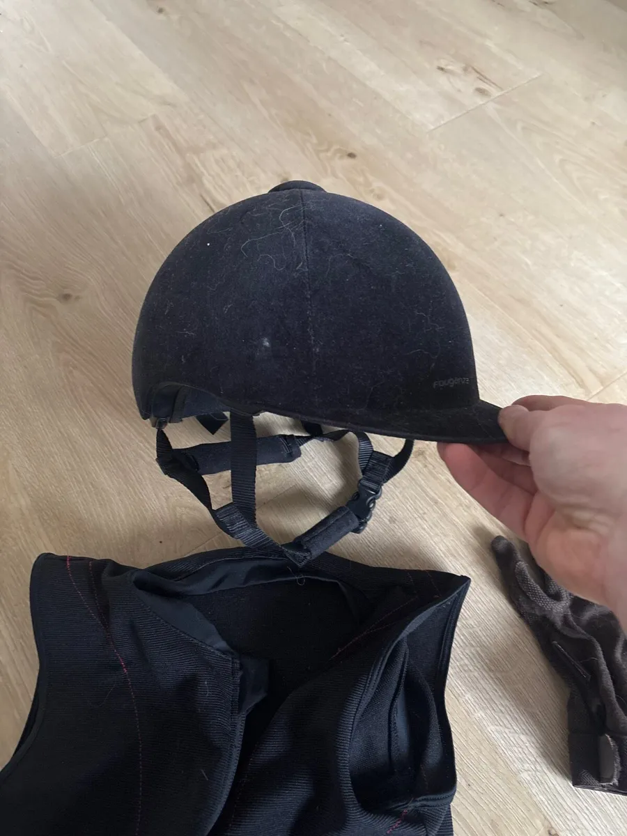 Horse riding gear for 10 to 12 year old girl - Image 2