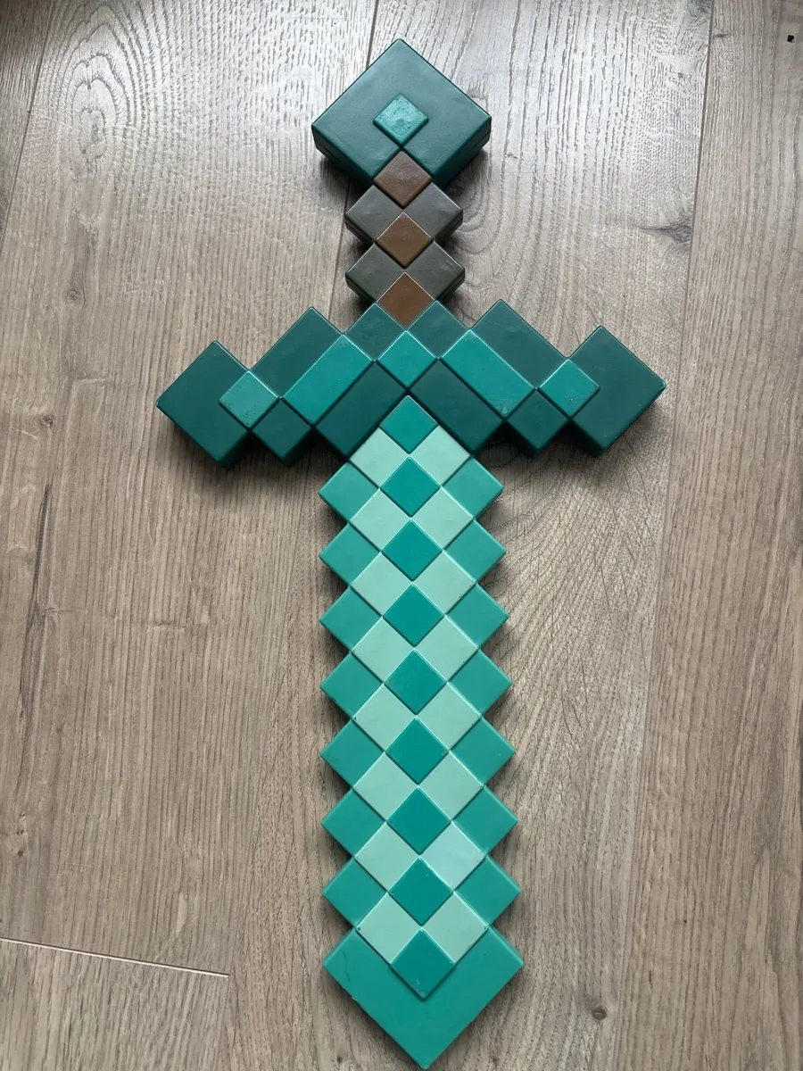 Minecraft diamond sword