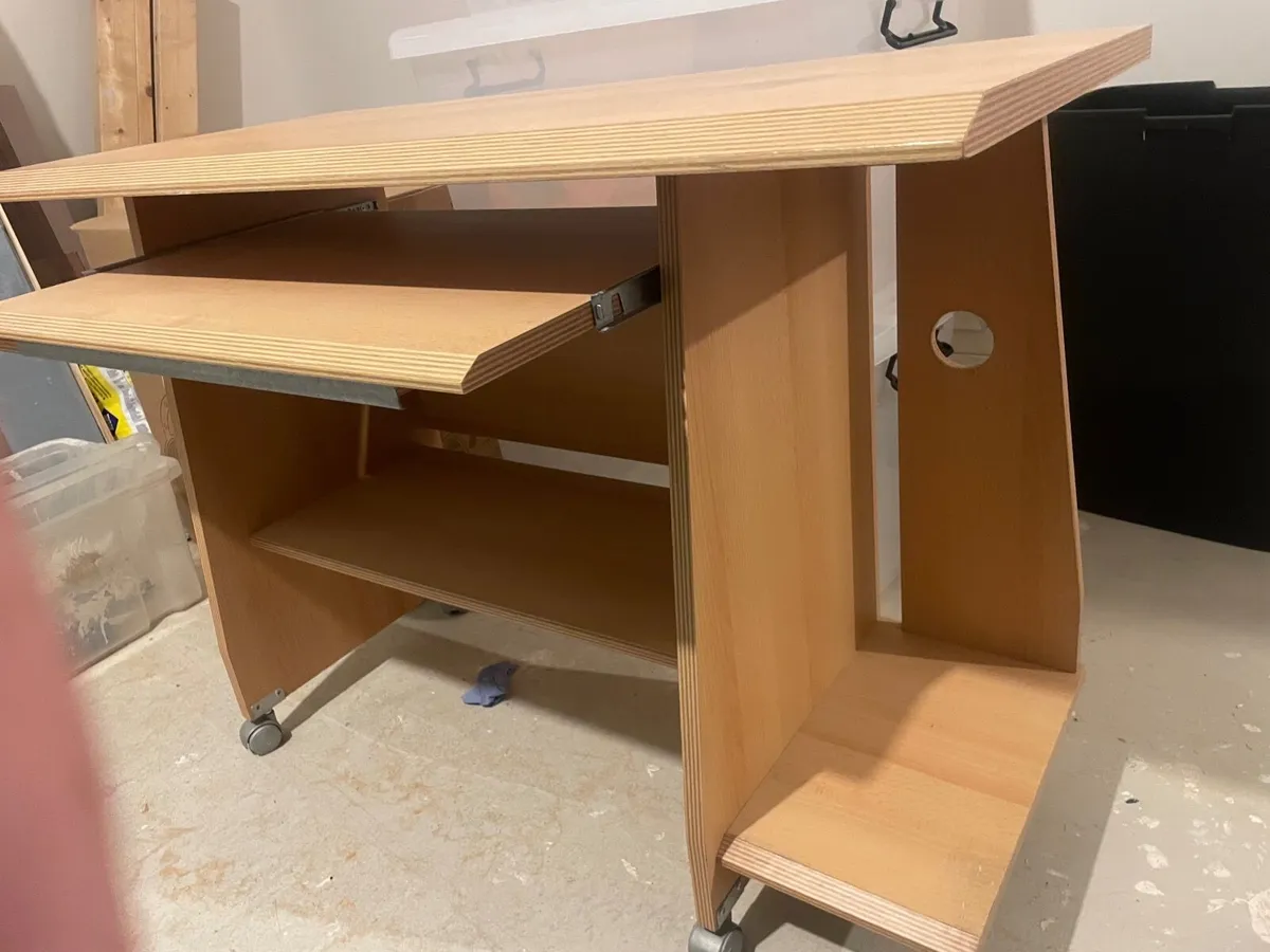 Office desk - Image 2