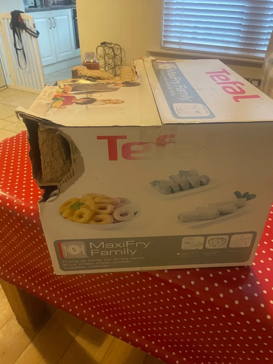New tefal air fryer in box ( box damaged) - Image 3