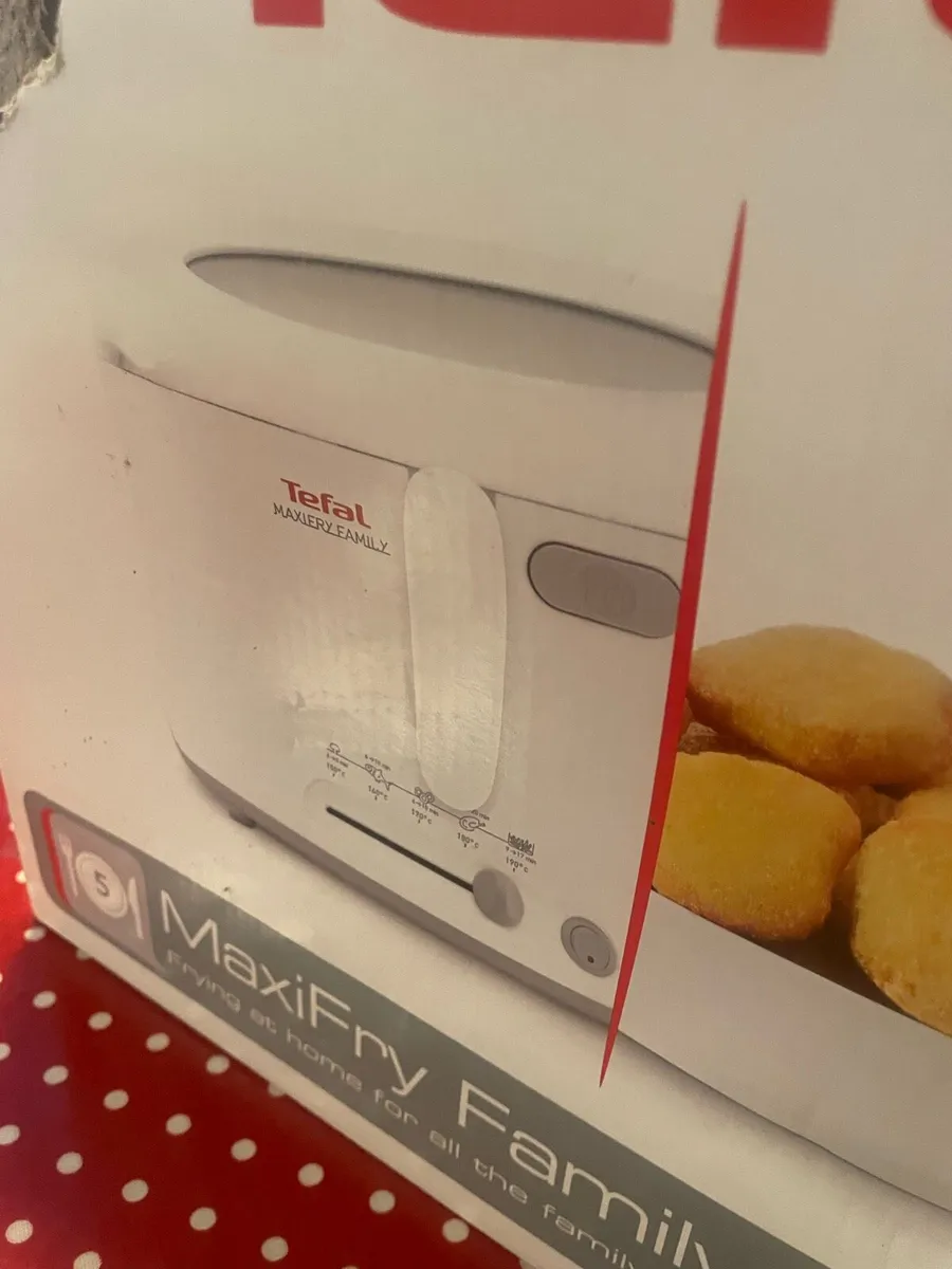 New tefal air fryer in box ( box damaged) - Image 4