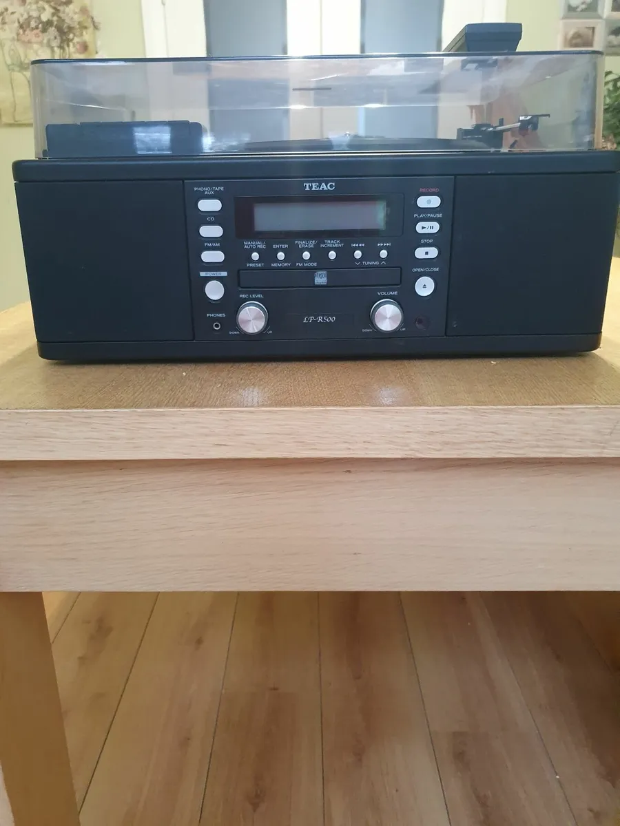 Turntable, 4 in 1, plus Philips Tv 40" - Image 2