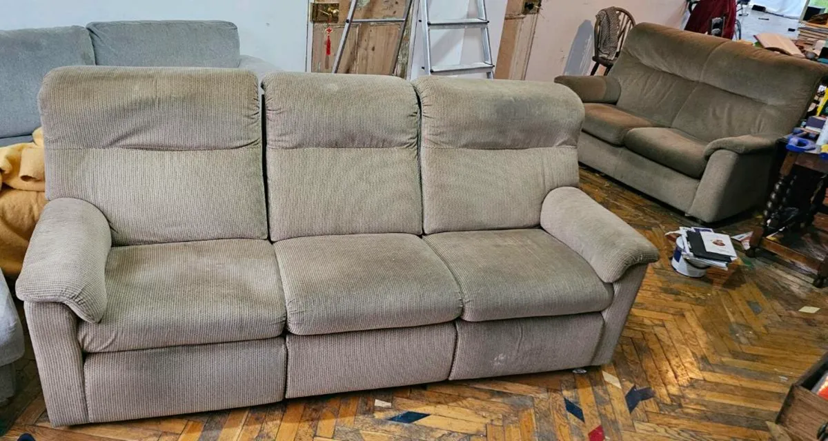 Couch Recliner Parker Knoll 90s - Image 1