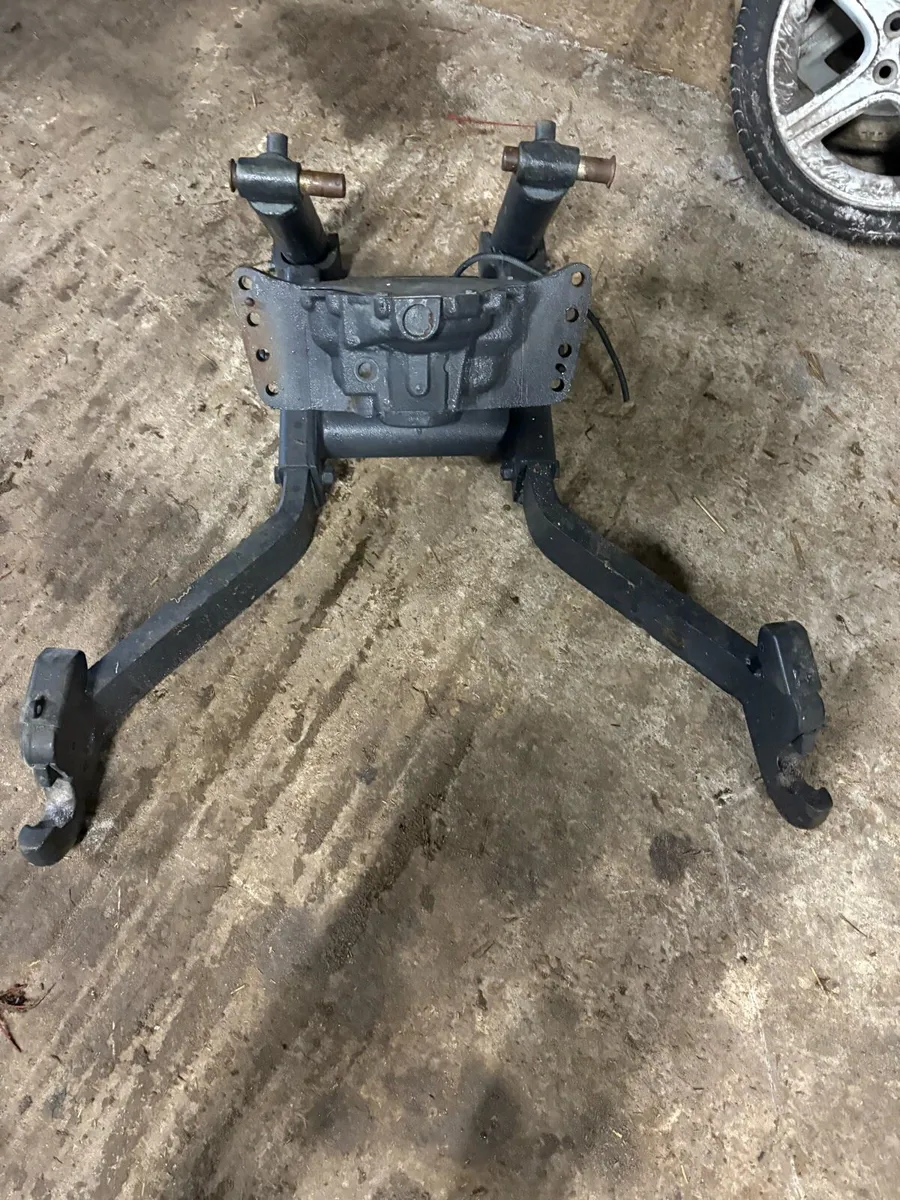 New Holland tm front linkage - Image 1