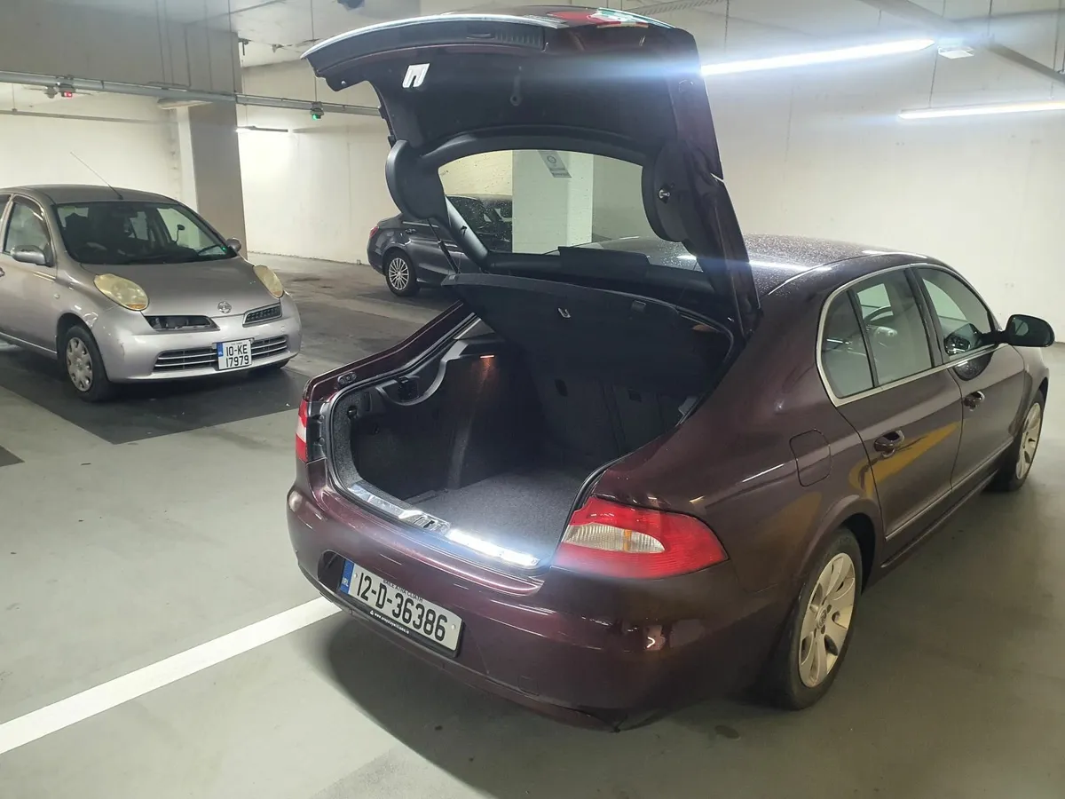 Skoda Superb 2012 - Image 3