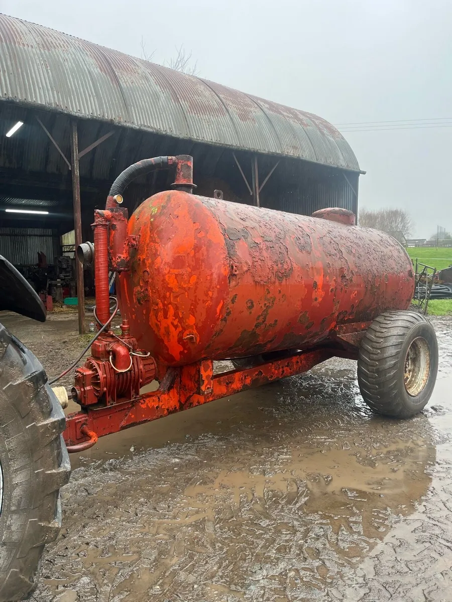 Abbey 1100 Gallon Tanker - Image 2