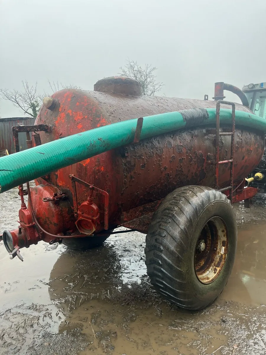 Abbey 1100 Gallon Tanker - Image 4