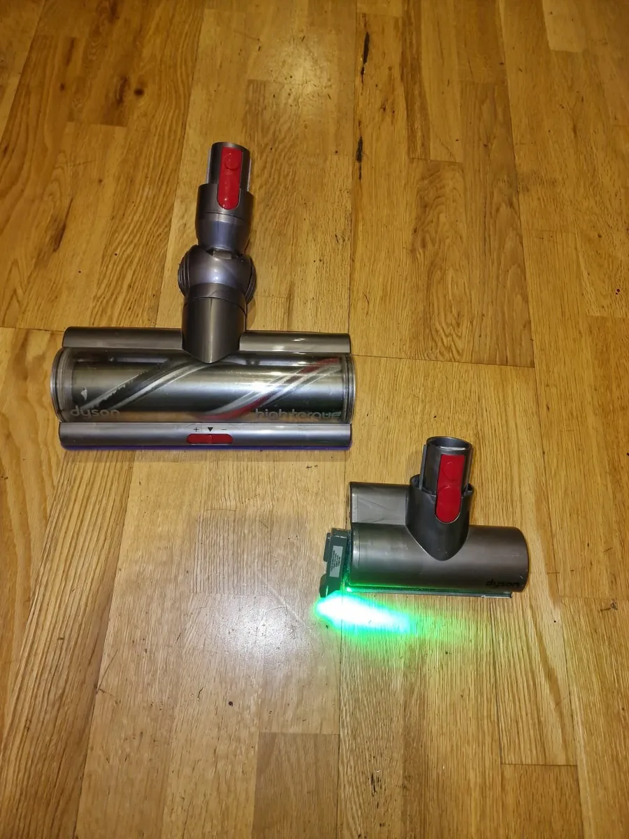 Dyson V11 Click in +2 batterys - Image 2