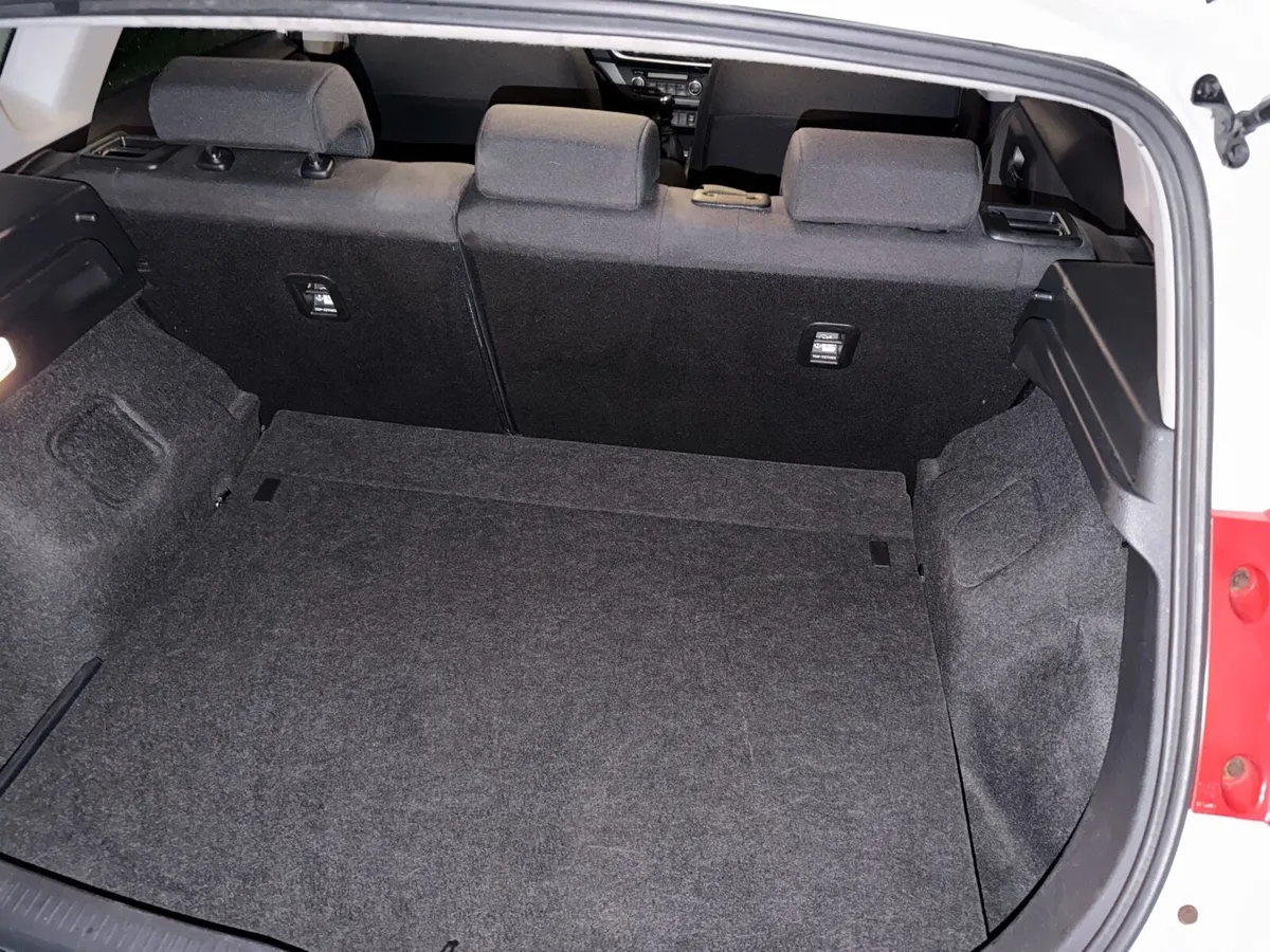 Toyota Auris Luna 2014 - LOW MILEAGE- 1.4D - Image 4