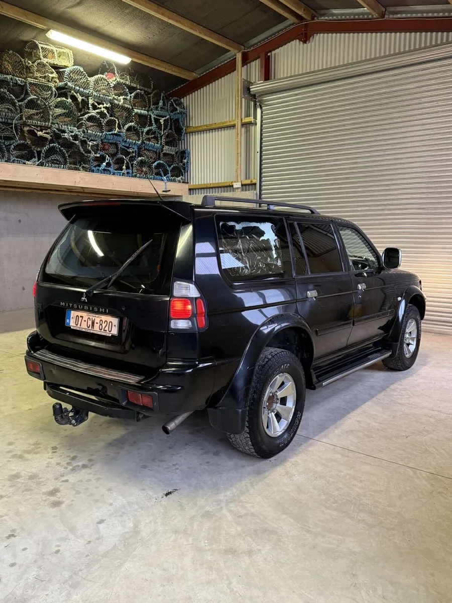 2007 Mitsubishi Pajero Sport LWB - Image 2