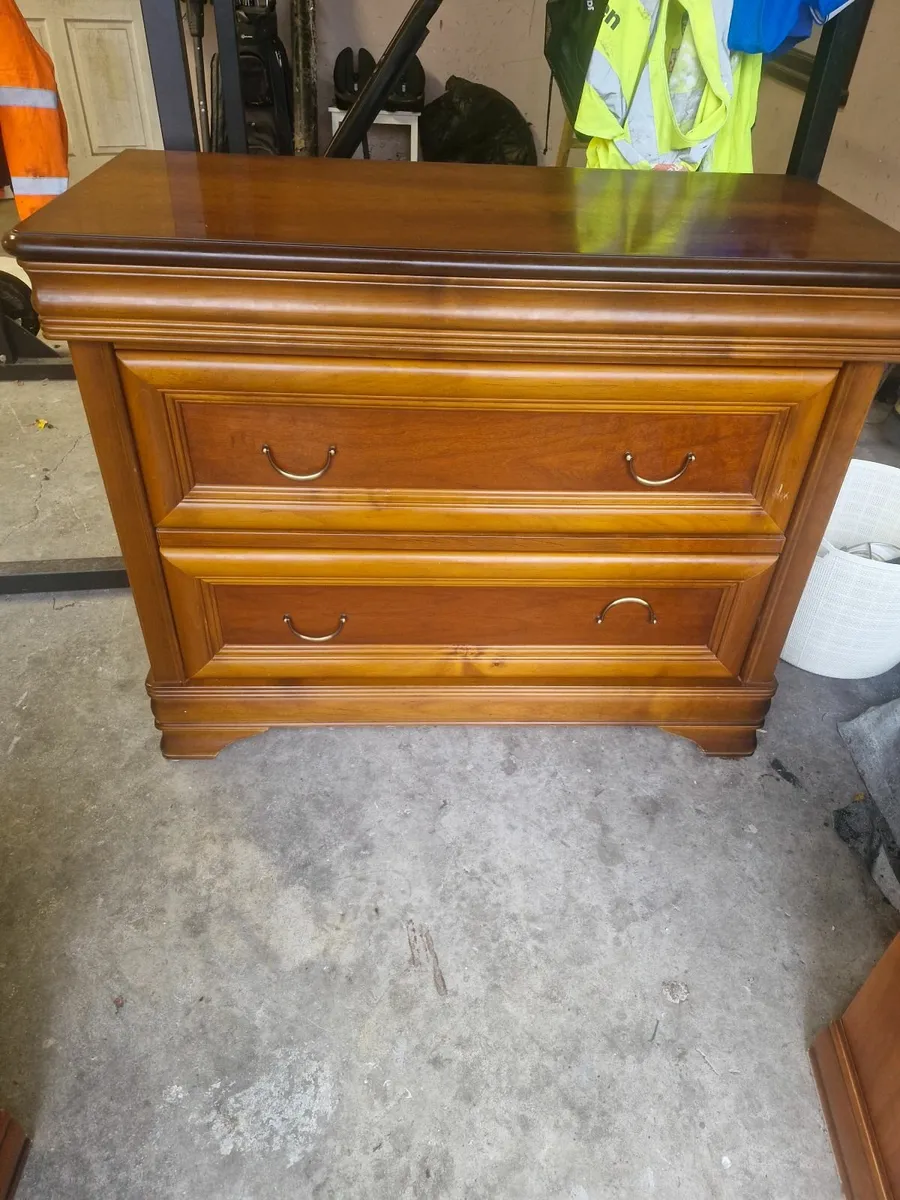 Dresser 2 side lockers - Image 3