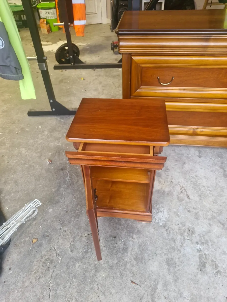 Dresser 2 side lockers - Image 4