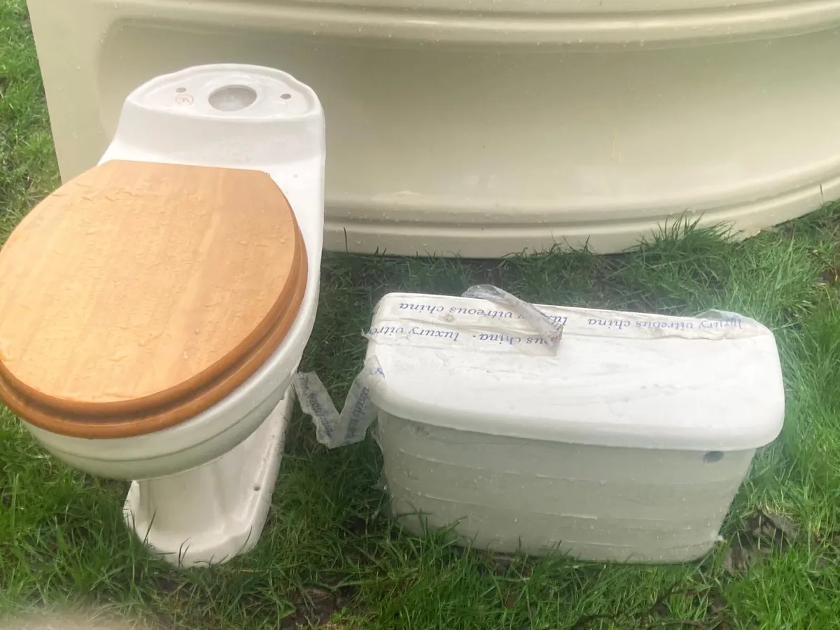 Full 6 bathroom set - Image 3