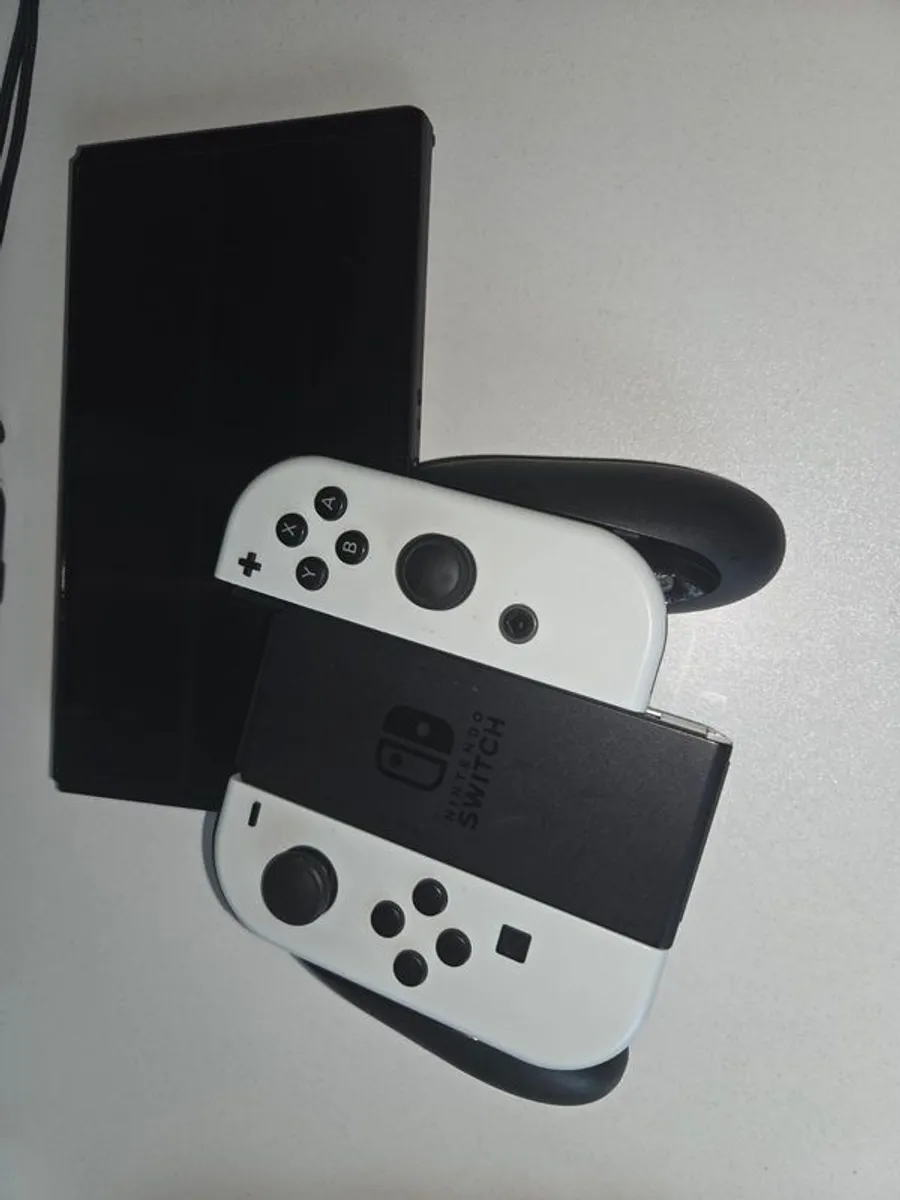 Nintendo Switch - Image 2