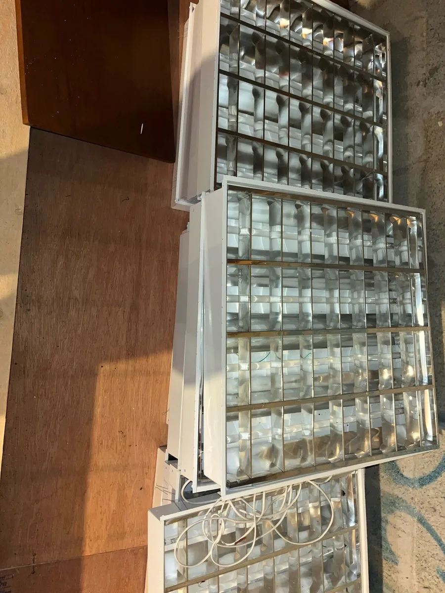 Fluorescent ceiling lights - Image 4