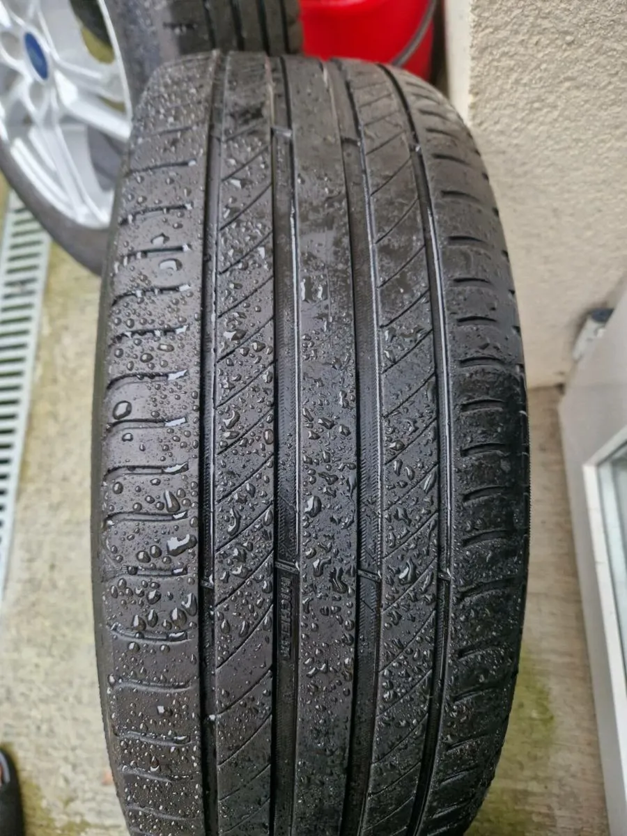 16 inch Ford  Wheels with Tyres - Image 3