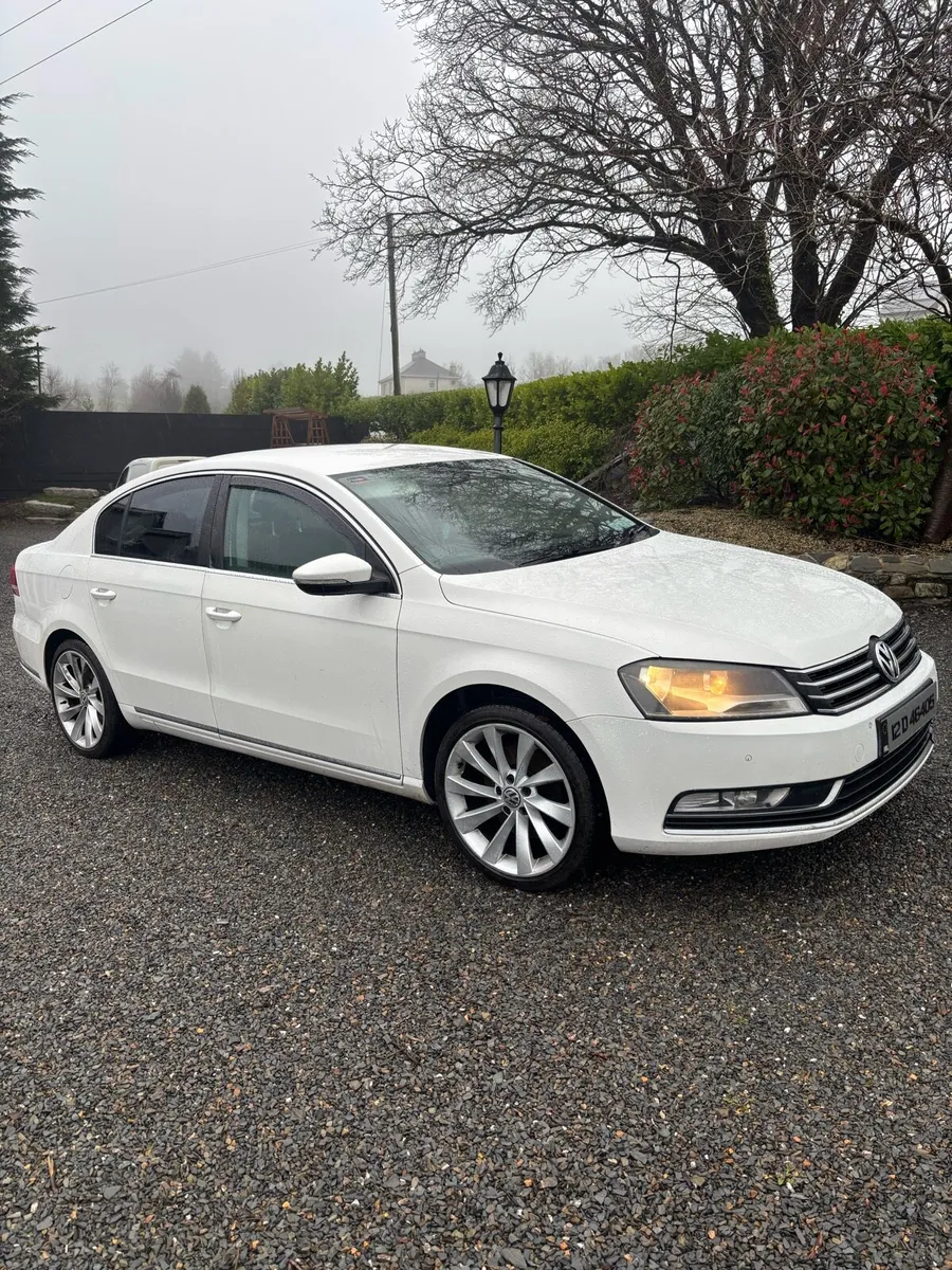 Volkswagen Passat 1.6 2012 - Image 1