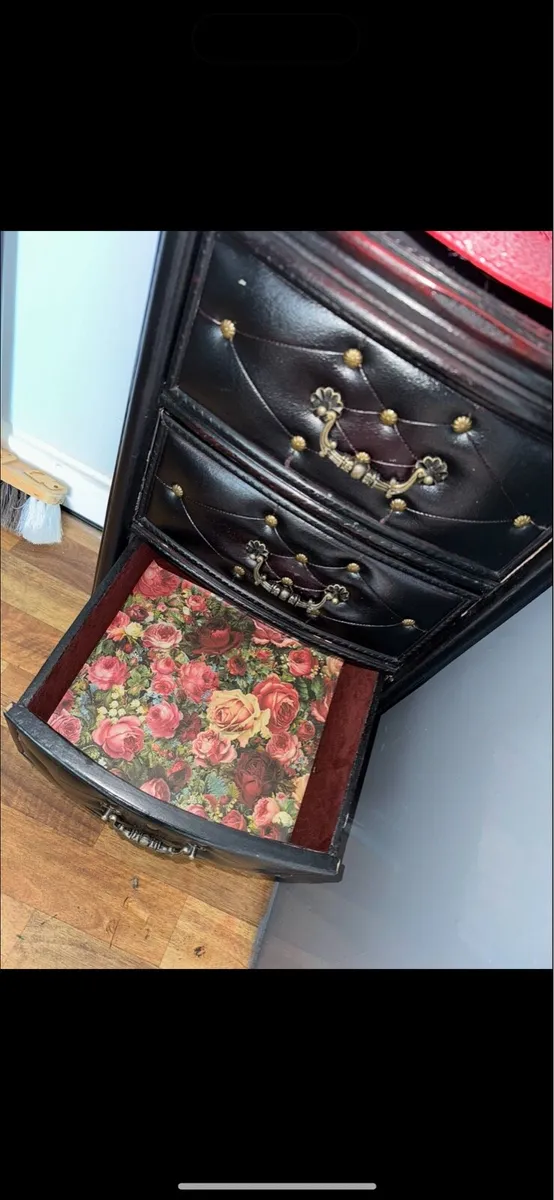 Antique Furniture Set - Image 4