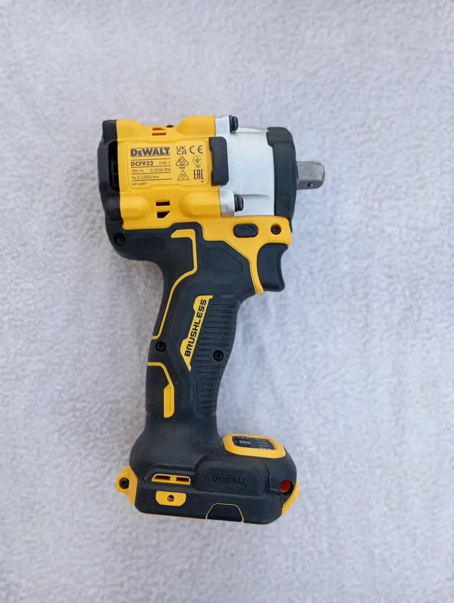 DeWalt dcf922 Impact Driver Set - Image 3