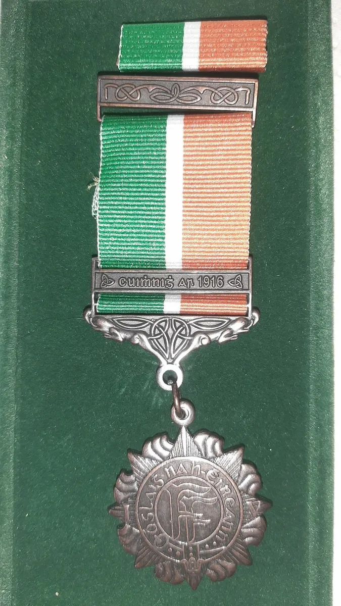 Irish  military  medal  Oglaigh na hEireann - Image 2