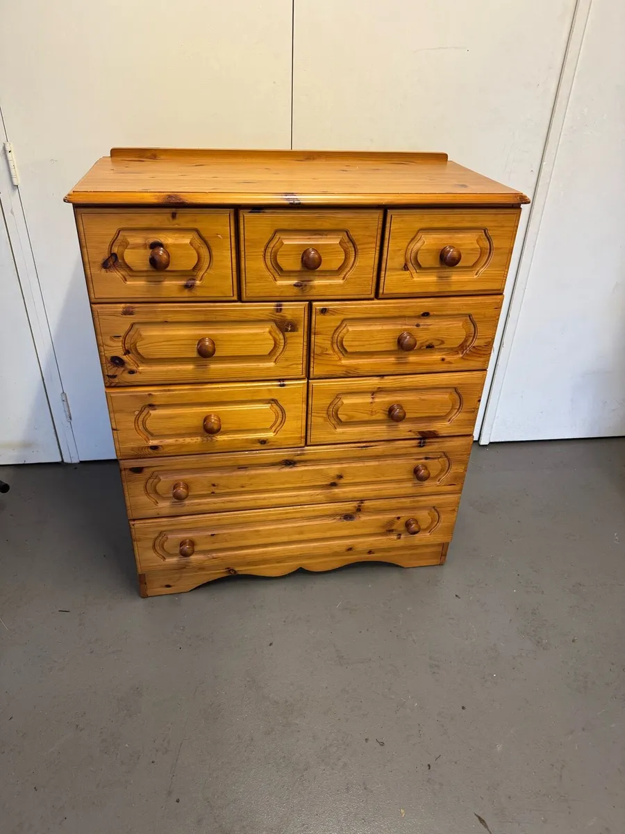 Selection of bedroom furniture - Image 1