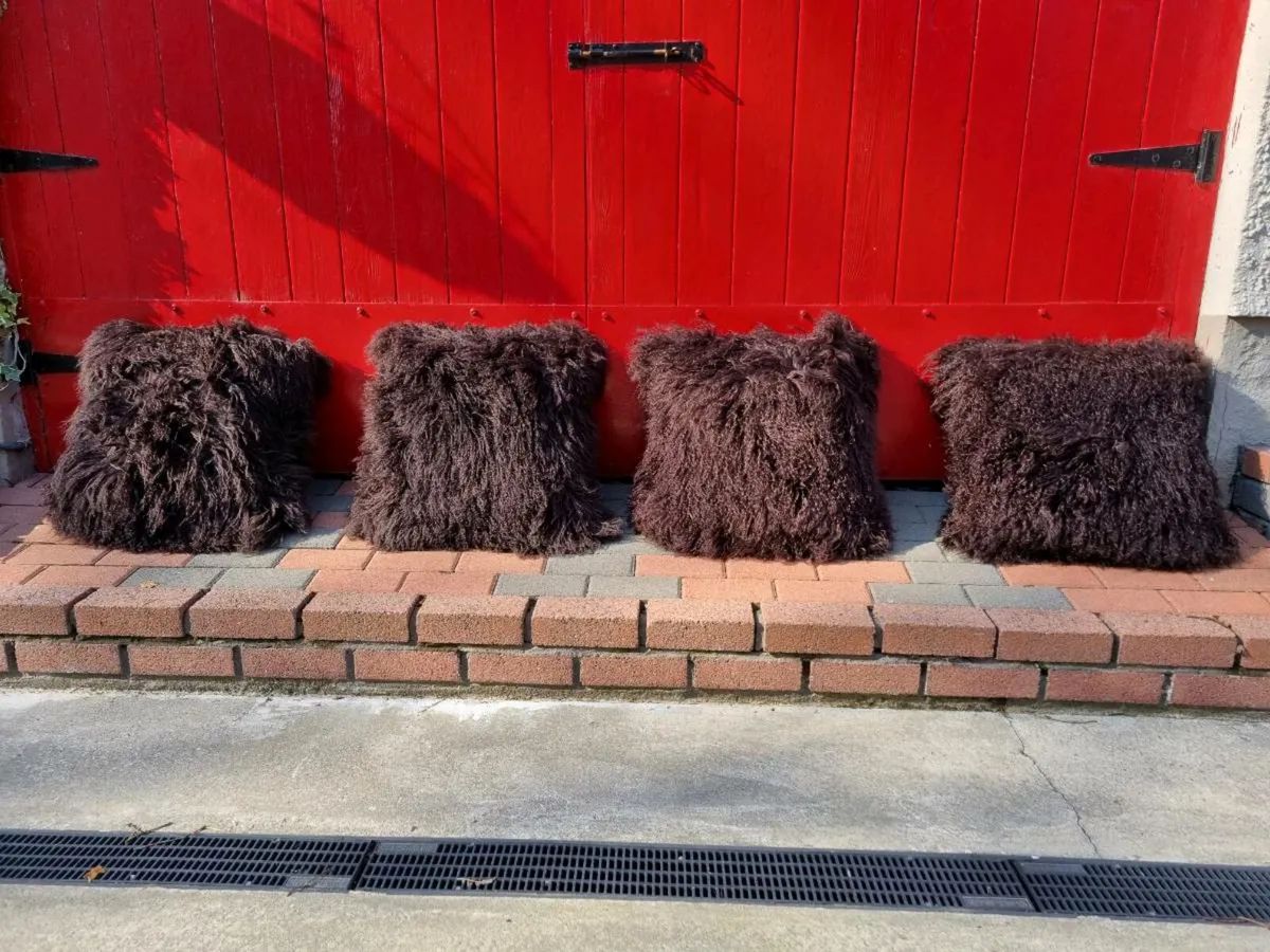 4 Large Mongolian Wool Cushions 20" x 20". - Image 3