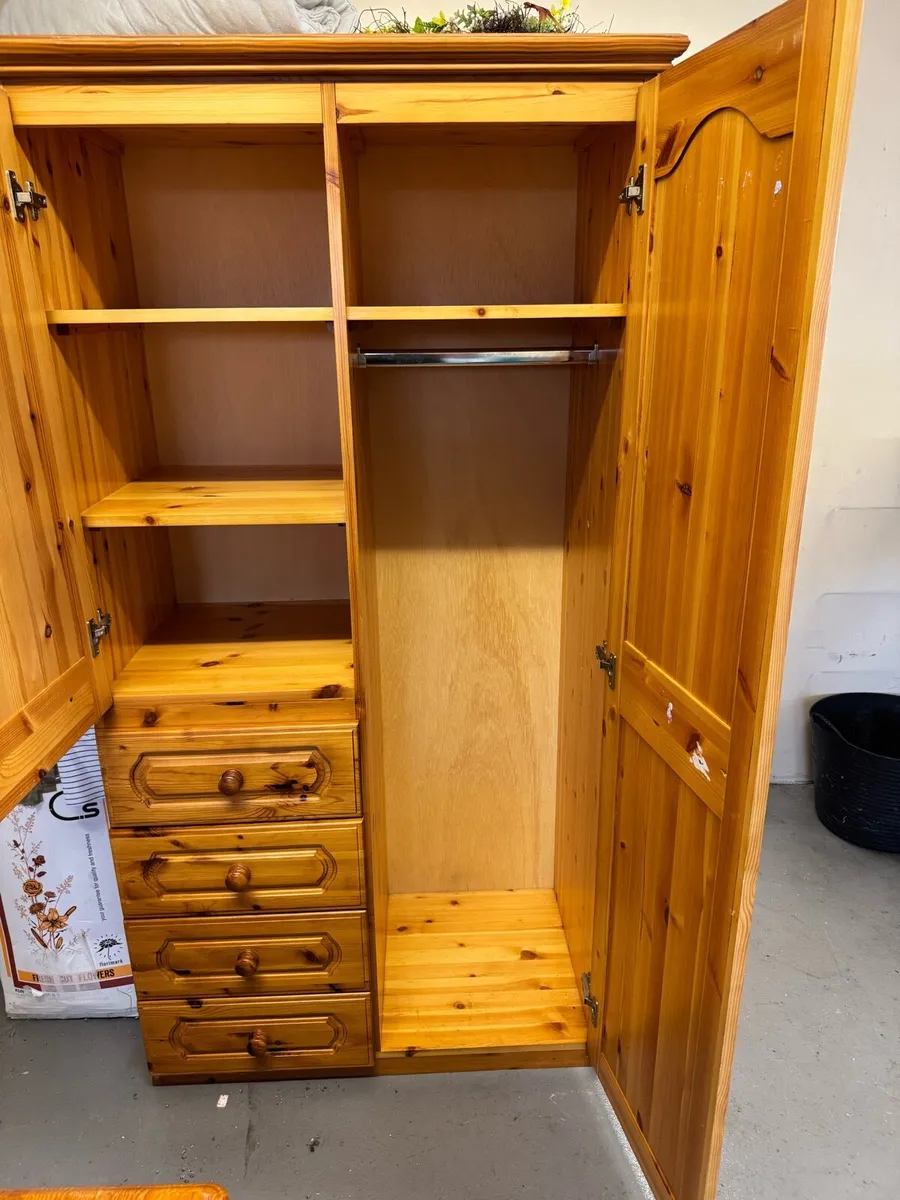 Selection of bedroom furniture - Image 4