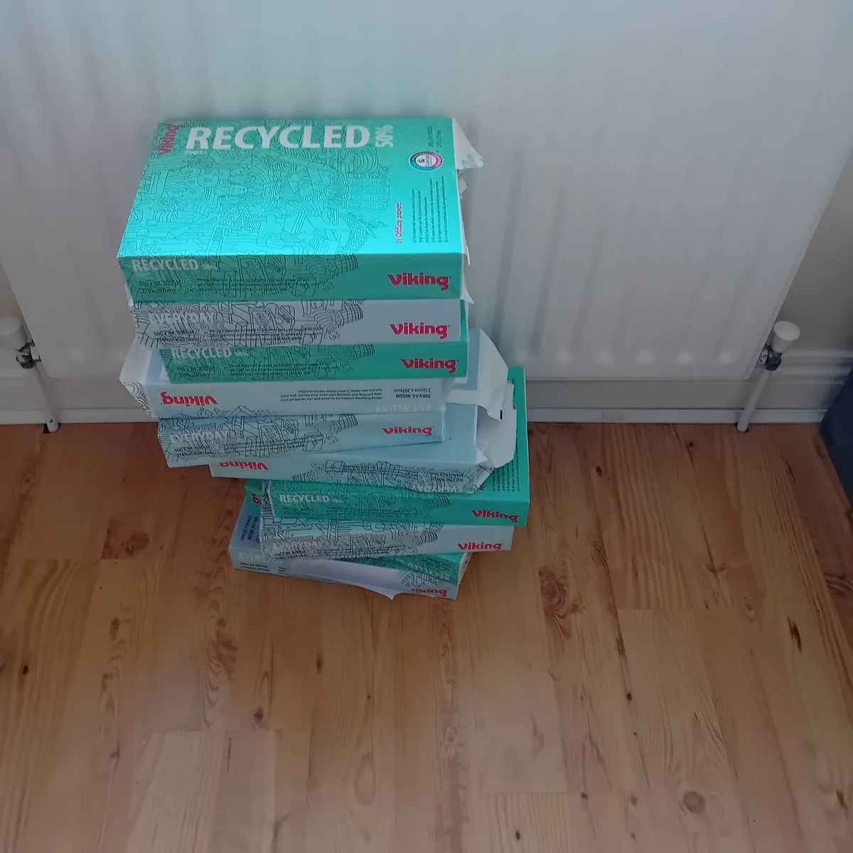 Folding desk and 10 reams of paper - Image 3