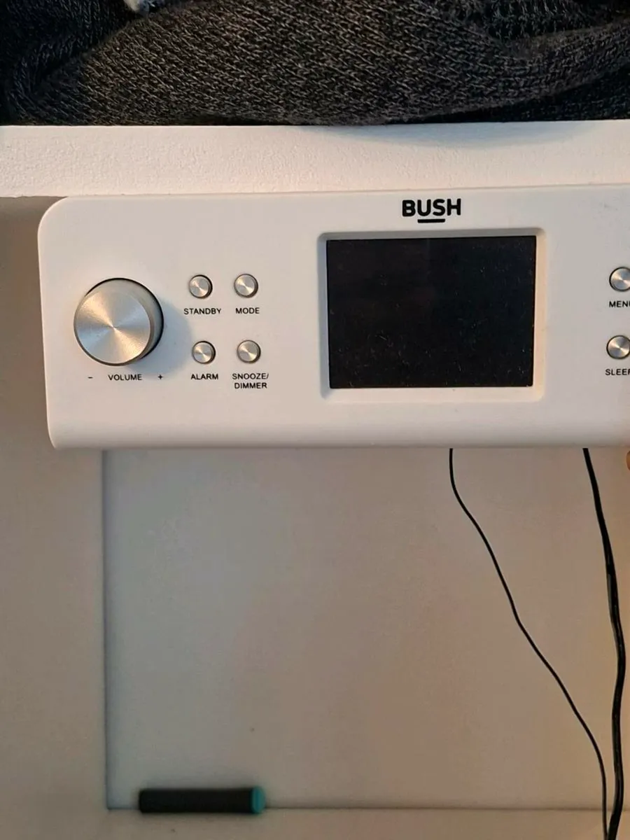 BUSH UNDER-COUNTER FM/DAB RADIO - Image 1