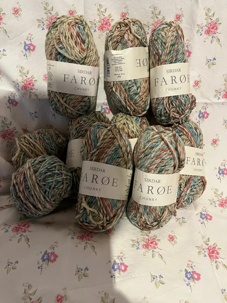 Sirdar chunky yarn and others - Image 1