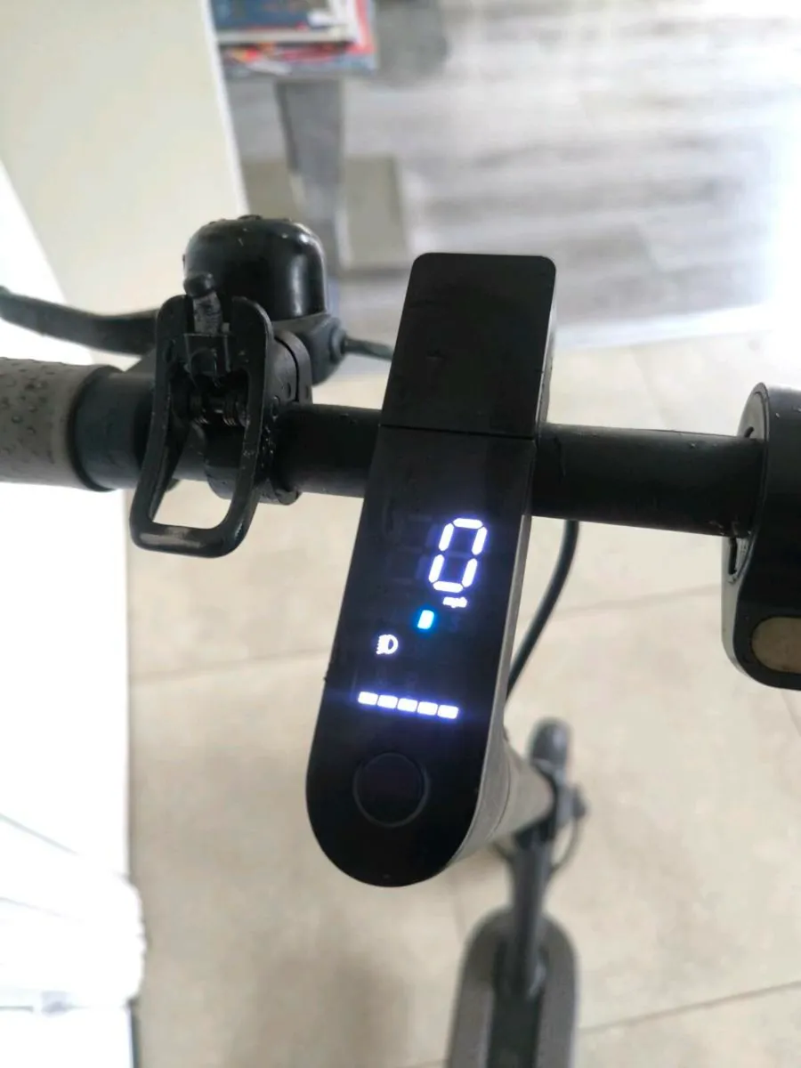 Mi electric scooter - Image 2