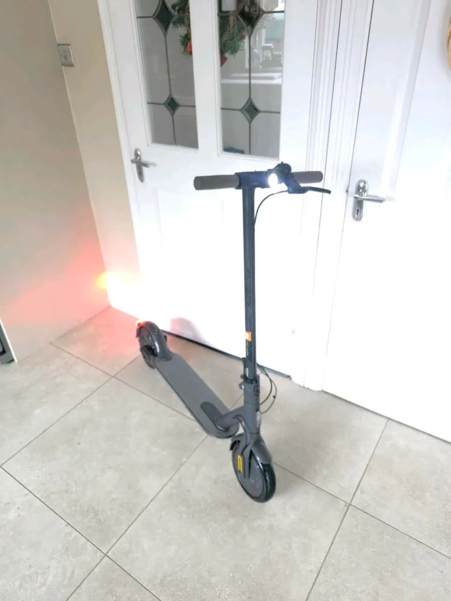 Mi electric scooter - Image 3