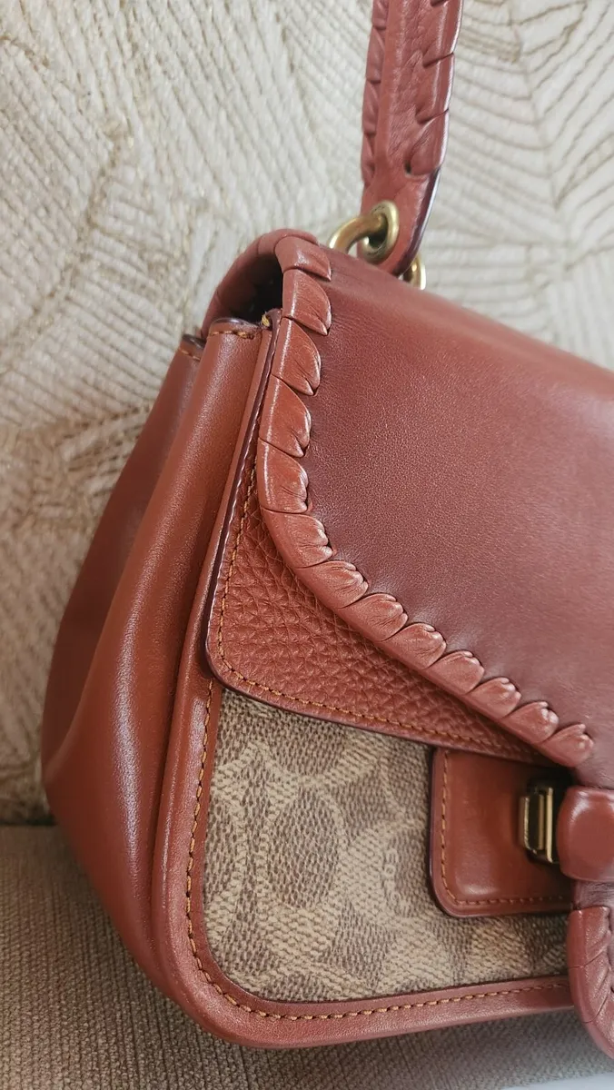 Coach Authentic - Image 2