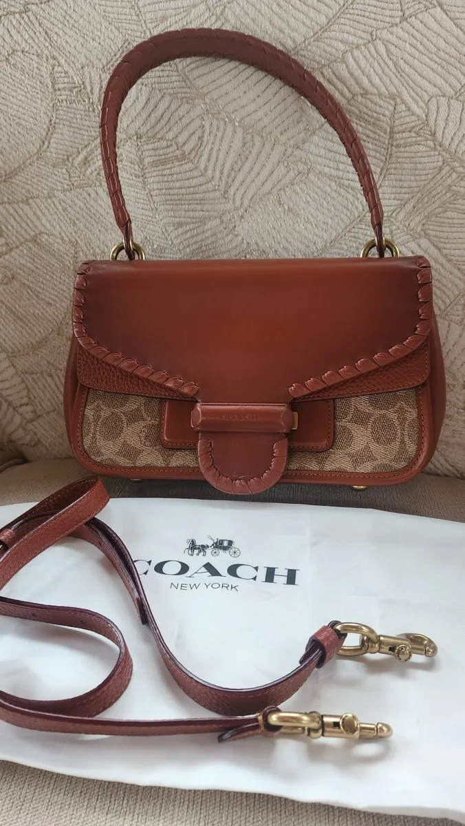 Coach Authentic - Image 1