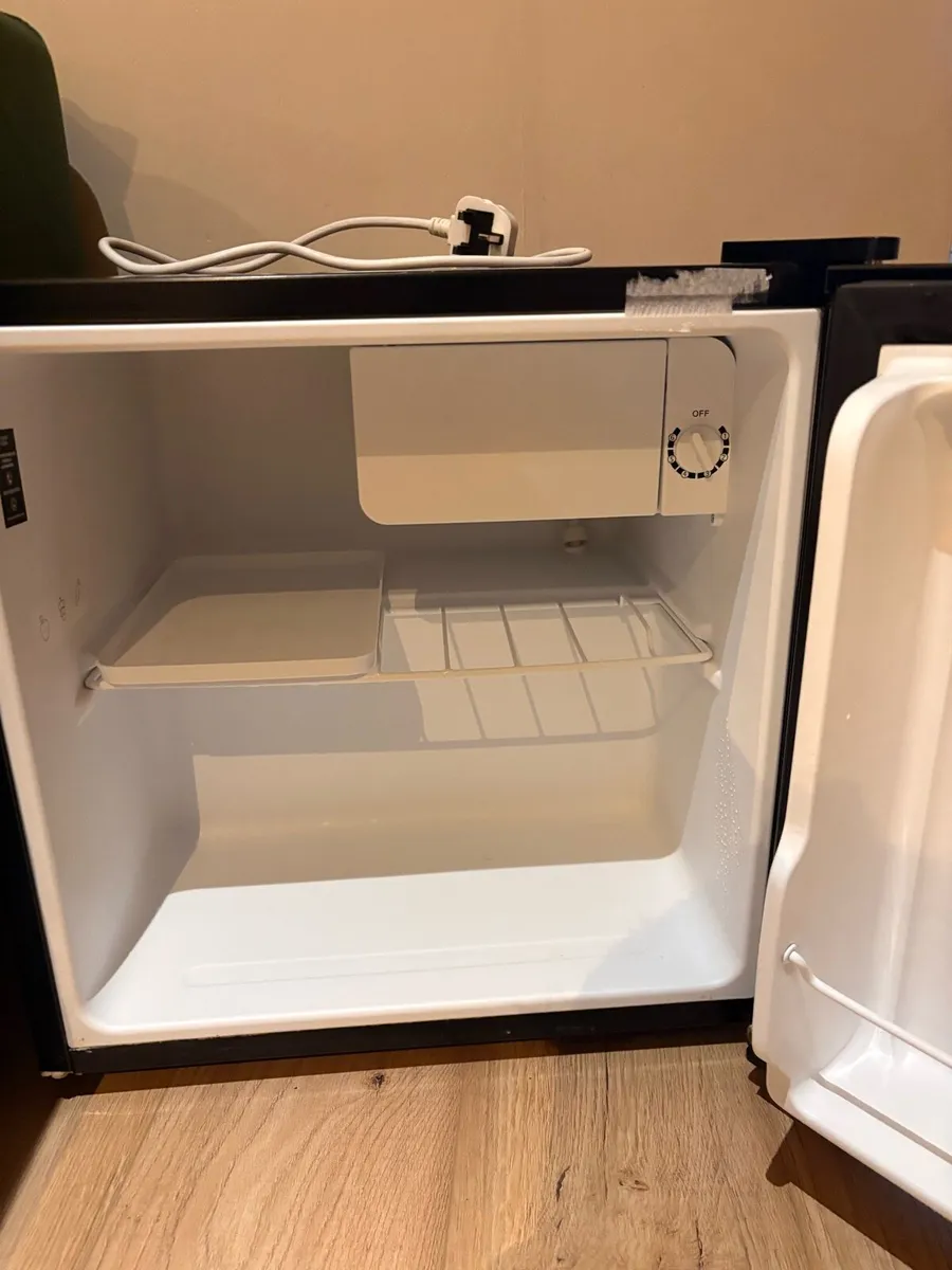 Russell Hobbs minifridge - Image 4