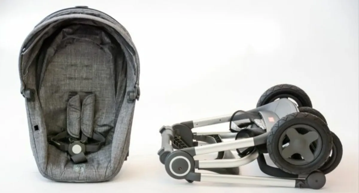 Stokke Scoot Buggy with 2 maxi cosi cabrio  fix - Image 3