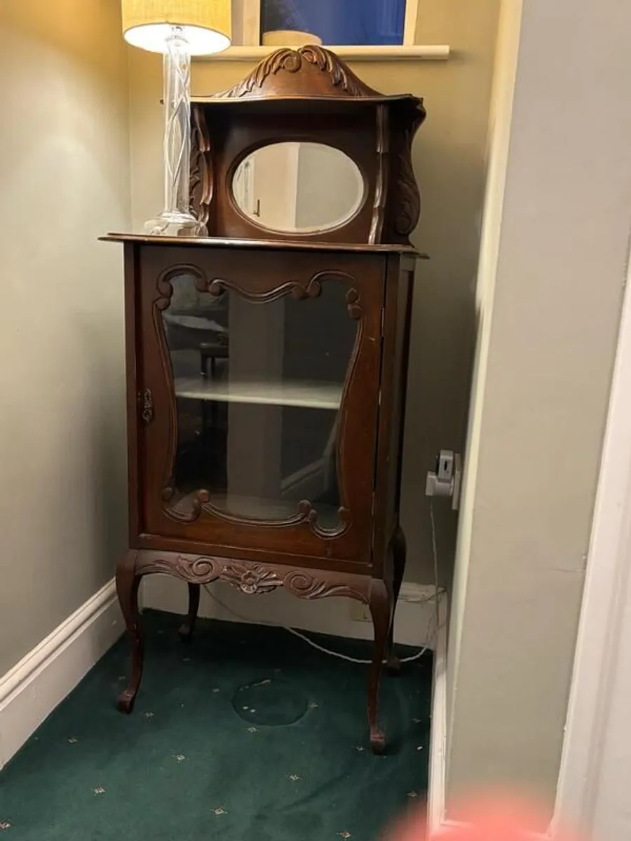 Vintage wooden display cabinet - Image 1