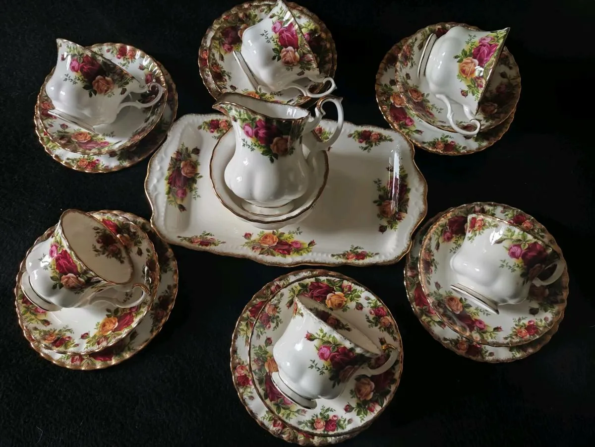 Royal Albert Country Rose Tea Set - Image 1