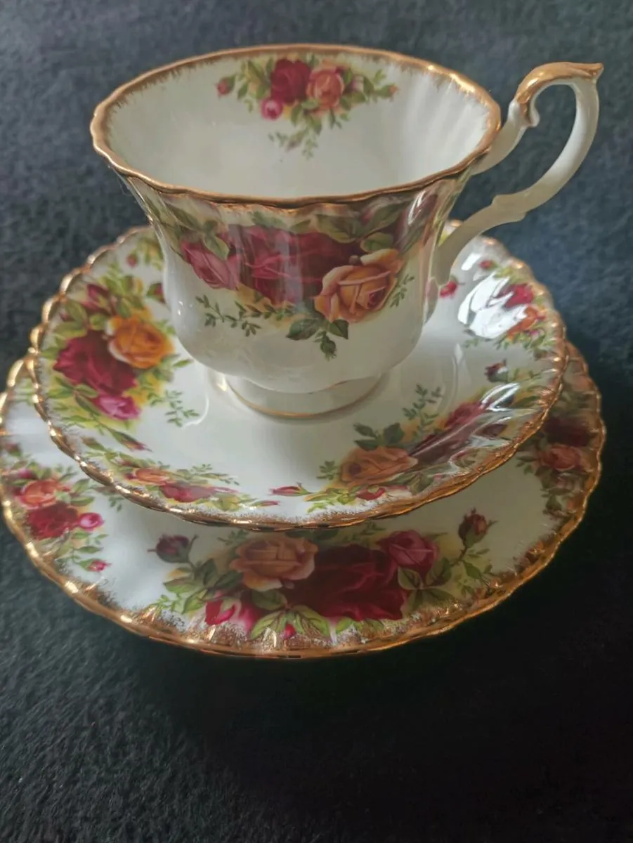 Royal Albert Country Rose Tea Set - Image 2