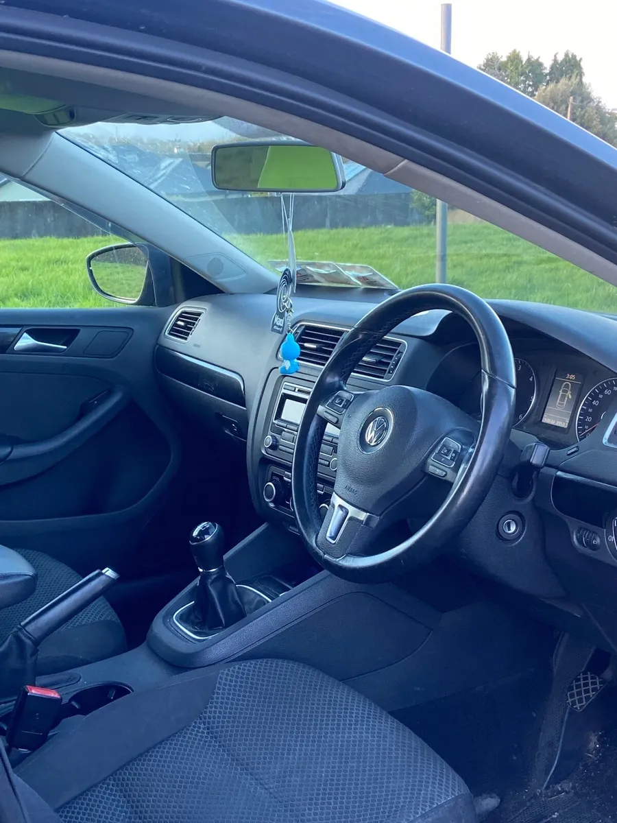 Volkswagen Jetta 2014 - Image 3
